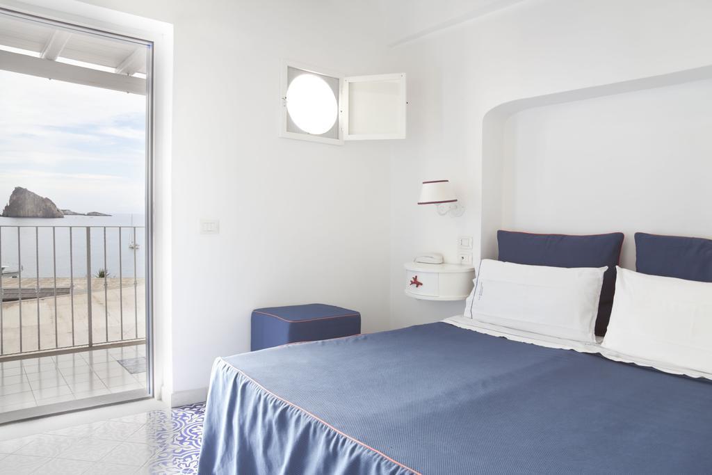 Hotel La Terrazza Panarea Buitenkant foto